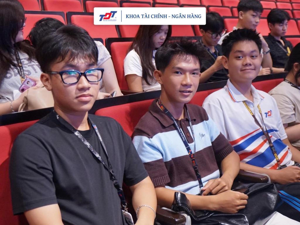 Một số hình ảnh của sinh viên trong chương trình