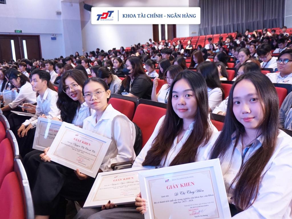 Một số hình ảnh của sinh viên trong chương trình