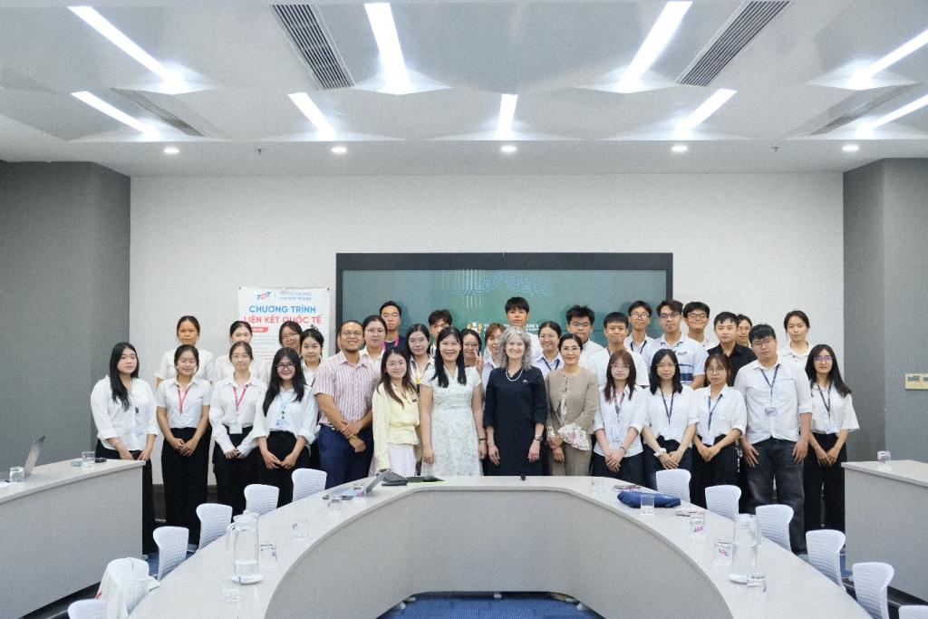 Đón tiếp và làm việc với Đại diện Trường Đại học Massey, New Zealand